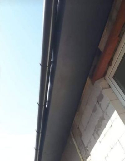 Cégünk vállal tetőfedést, bádogozást és különféle ácsmunkákat a legegyedibb igényeket és elvárásokat is kielégítve. Tetőfedő, ács és bádogos csapatunk többéves tapasztalattal, precíz és pontos munkavégzéssel várja a megrendeléseket. Arra törekszünk, hogy ügyfeleinket maximálisan partnerként kezeljük, elképzeléseiket megvalósítsuk, kiegészítsük és kisebb vagy nagyobb álmaikat közösen létrehozzuk. Mindig arra törekszünk, hogy ne csak jól funkcionáló, de szép, igényes és tartós szerkezeteket, építményeket adhassunk át, melyek akár évtizedekig megőrzik magas minőségüket. Hívjon minket bizalommal!