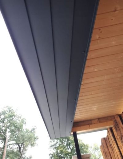 Cégünk vállal tetőfedést, bádogozást és különféle ácsmunkákat a legegyedibb igényeket és elvárásokat is kielégítve. Tetőfedő, ács és bádogos csapatunk többéves tapasztalattal, precíz és pontos munkavégzéssel várja a megrendeléseket. Arra törekszünk, hogy ügyfeleinket maximálisan partnerként kezeljük, elképzeléseiket megvalósítsuk, kiegészítsük és kisebb vagy nagyobb álmaikat közösen létrehozzuk. Mindig arra törekszünk, hogy ne csak jól funkcionáló, de szép, igényes és tartós szerkezeteket, építményeket adhassunk át, melyek akár évtizedekig megőrzik magas minőségüket. Hívjon minket bizalommal!